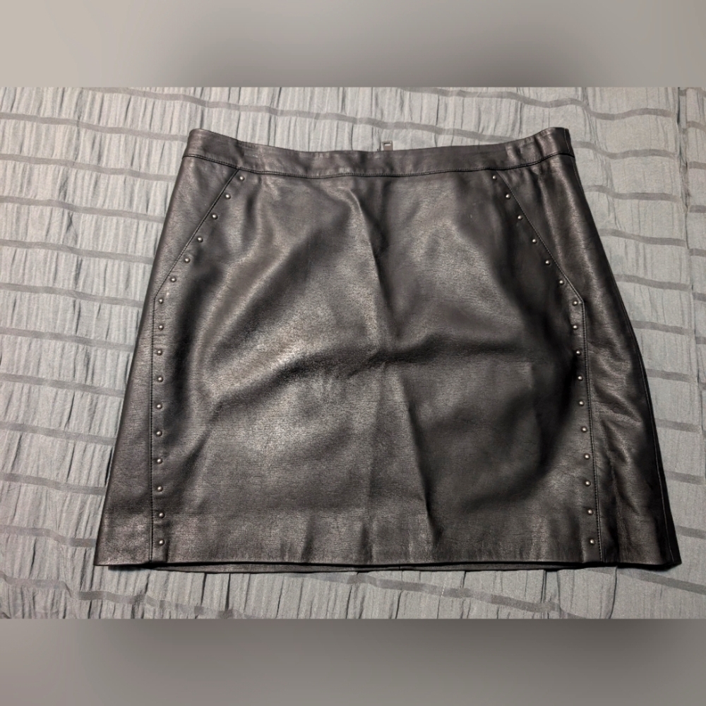 💙 OASIS 💙 VEGAN LEATHER MINI SKIRT (Fits More Like A 9/10)